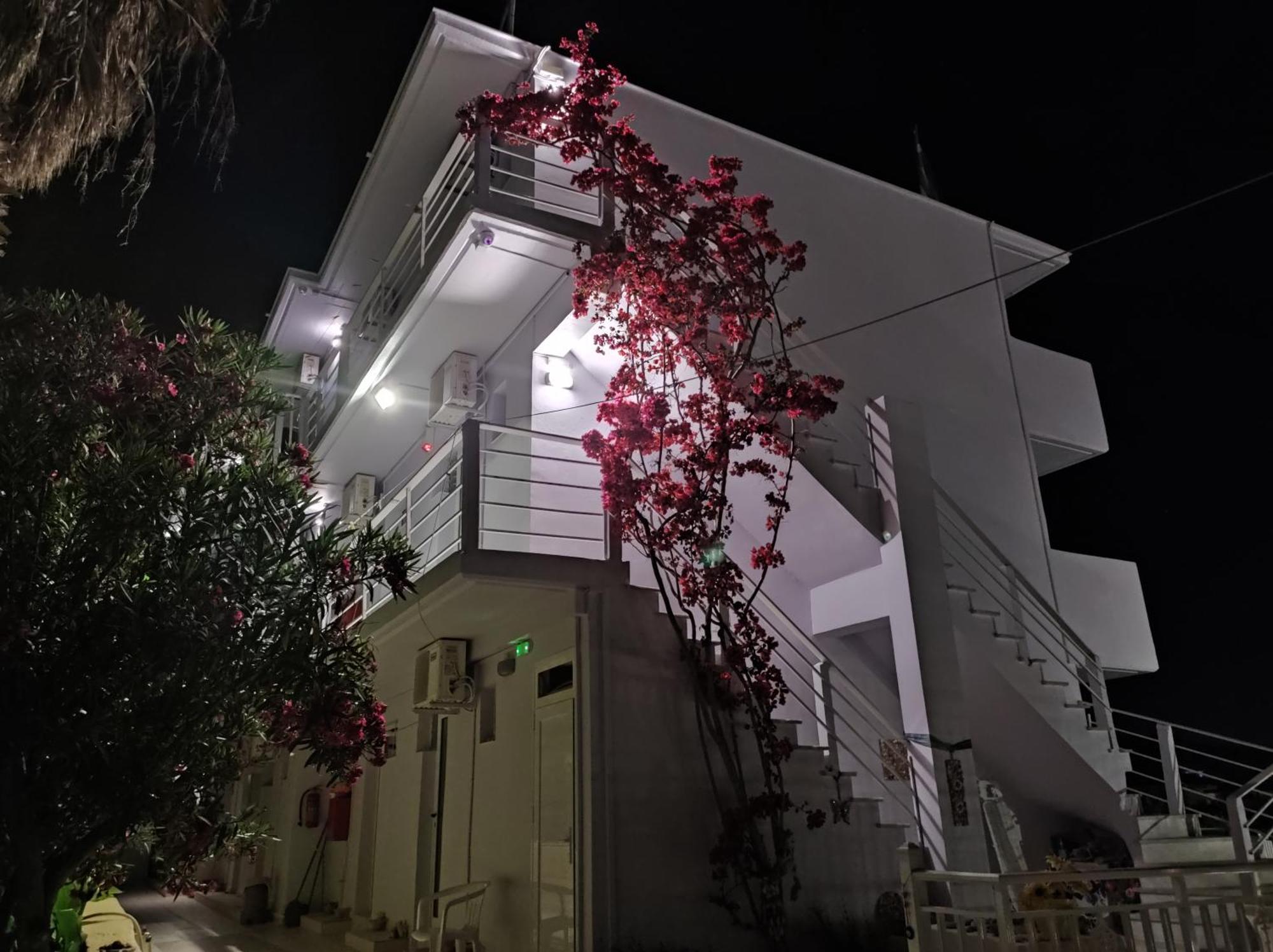 טסיליבי Yanna Studios & Apartments מראה חיצוני תמונה